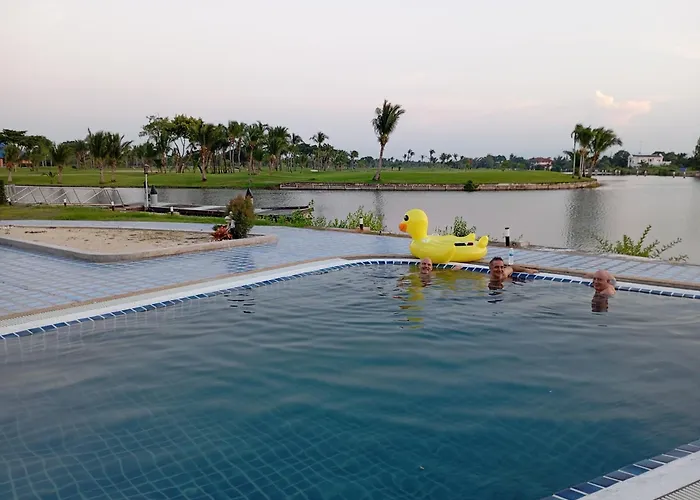 Waterfront Golf Villa Bang Pakong