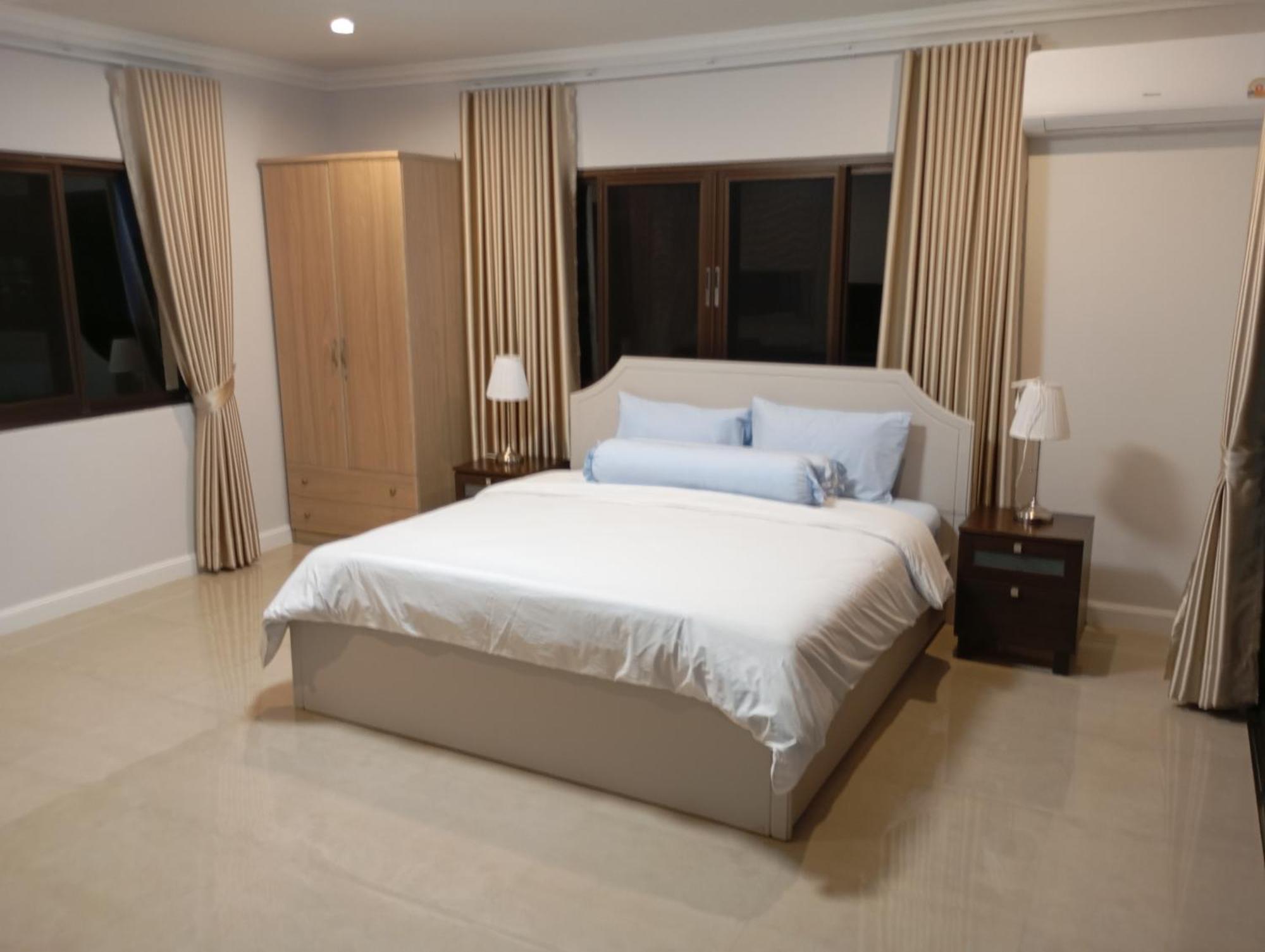 Waterfront Golf Bang Pakong Chachoengsao